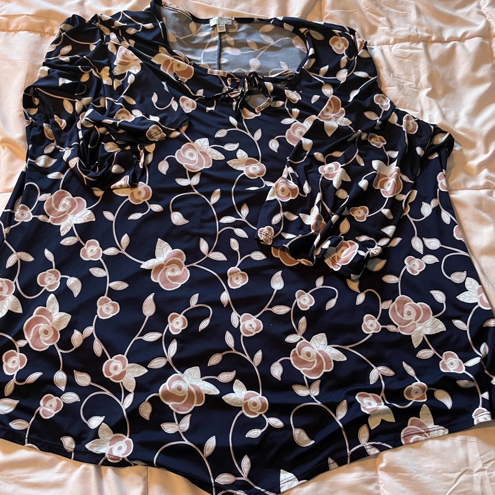 Avenue Navy Tunic Blouse Size 22/24